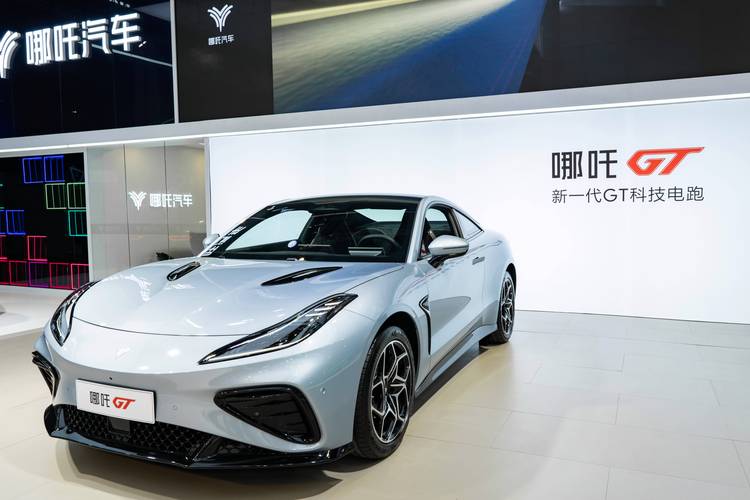 佛山顺德区迅润翰企业管理咨询哪吒汽车在智能汽车领域的表现，领途汽车在新能源汽车市场中的影响力